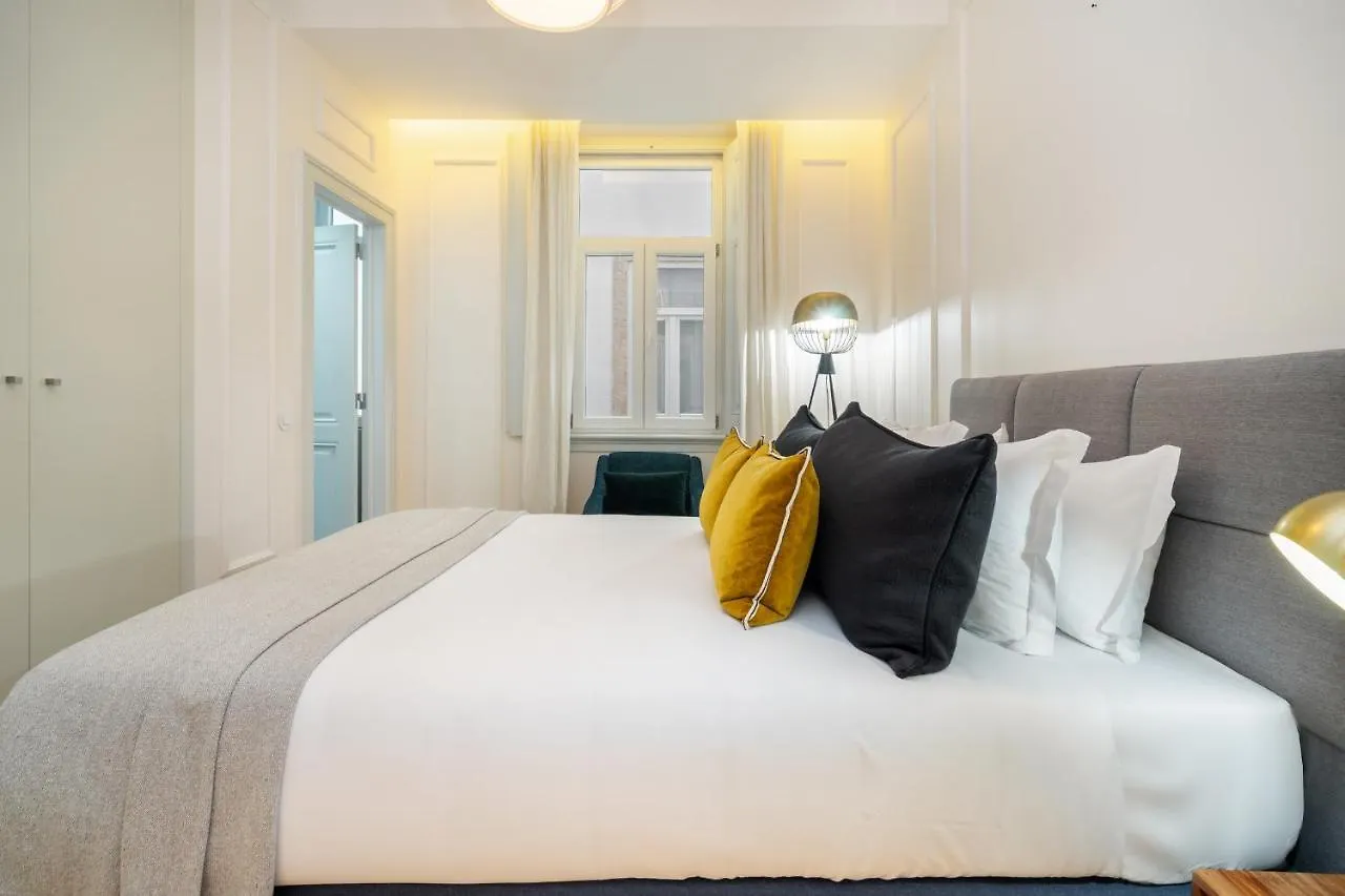 Apartamento Whome Luxury Stay In Prime Location W/ Ac, Lift & Private Patio Lisboa